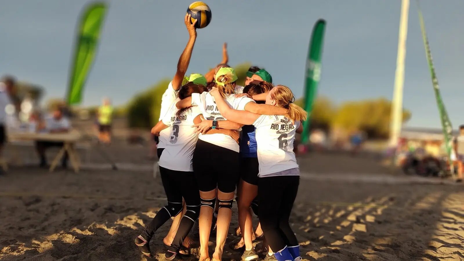 El Cóndor recibe al primer Provincial de Beach Newcom femenino