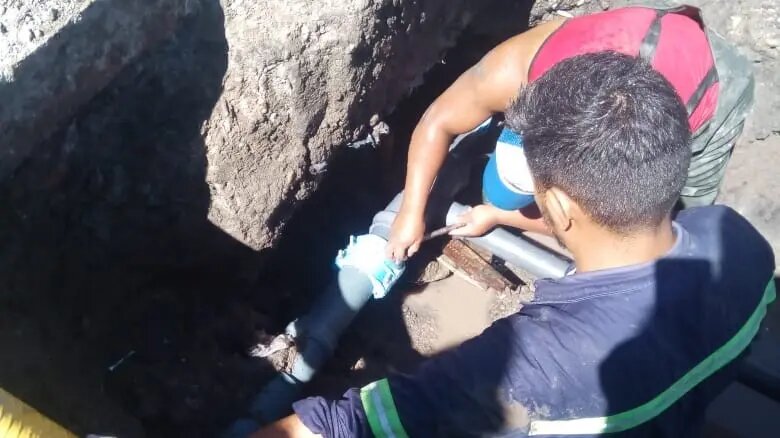 Viedma: Aguas Rionegrinas mejora el servicio en el barrio IPPV