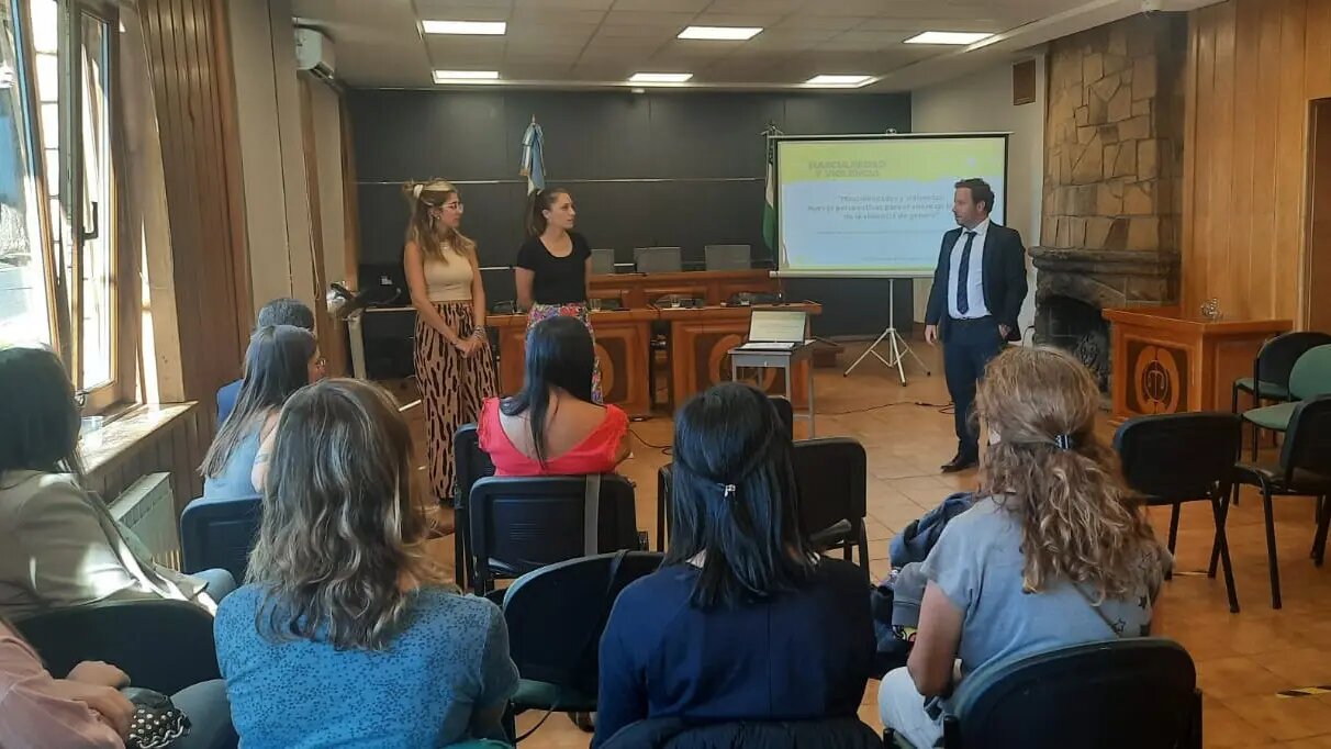Exitosa jornada de abordaje de violencia de género en Bariloche