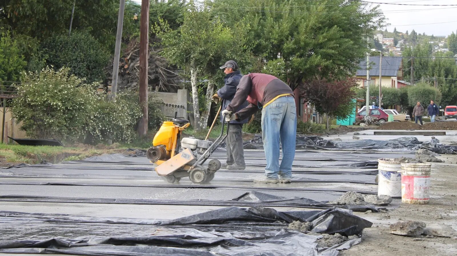 Bariloche: continúa a buen ritmo la pavimentación de Calle Morales