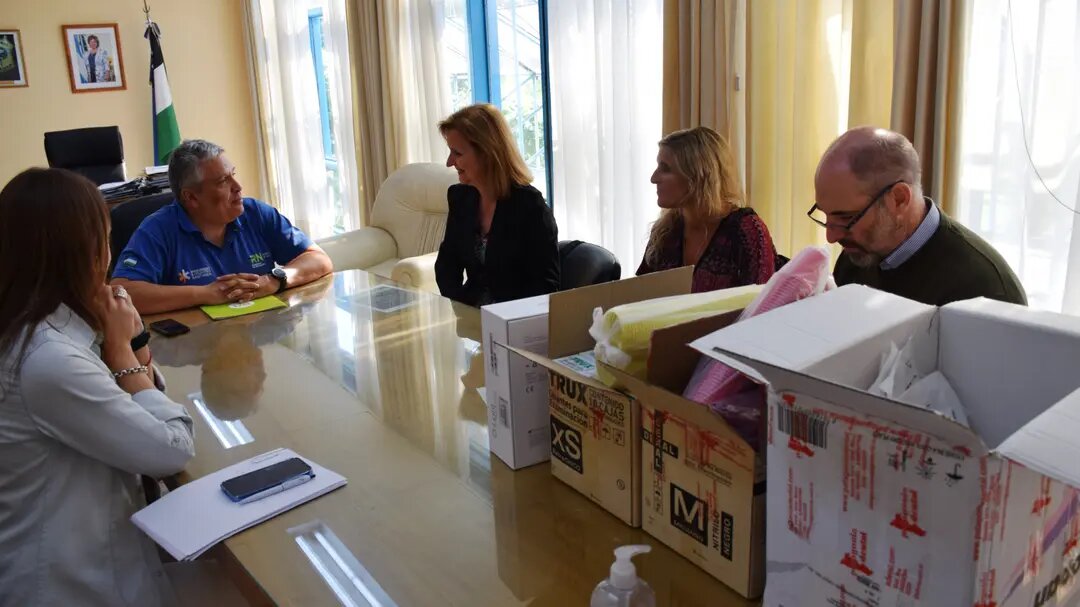 Salud entregó instrumental odontológico a la Universidad del Comahue