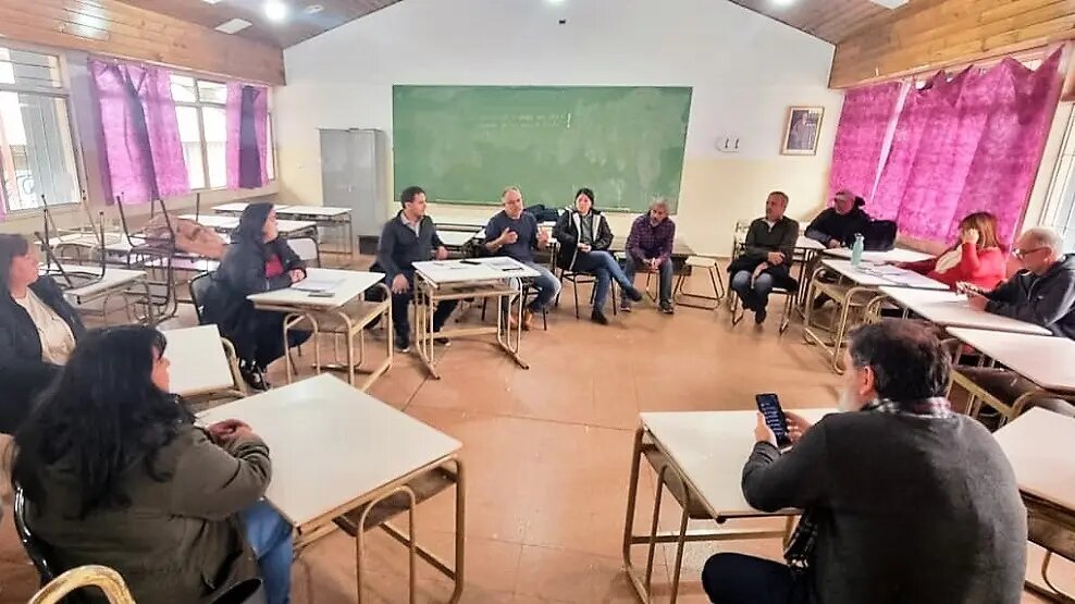 Amplia reunión para repasar demandas de Escuela Técnica de Bariloche