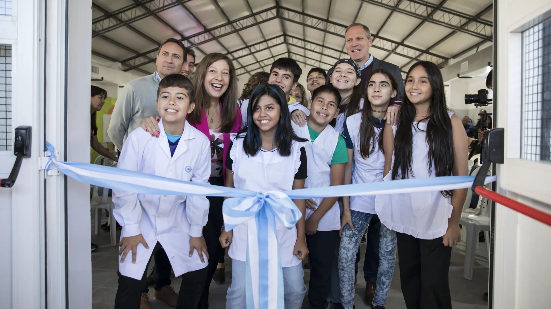 Se inauguró el SUM de una histórica Escuela de Viedma