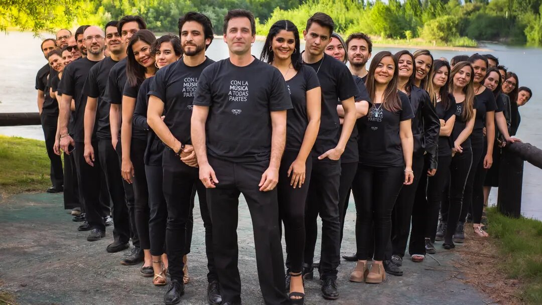 Cipolletti se prepara para un sábado a pura música