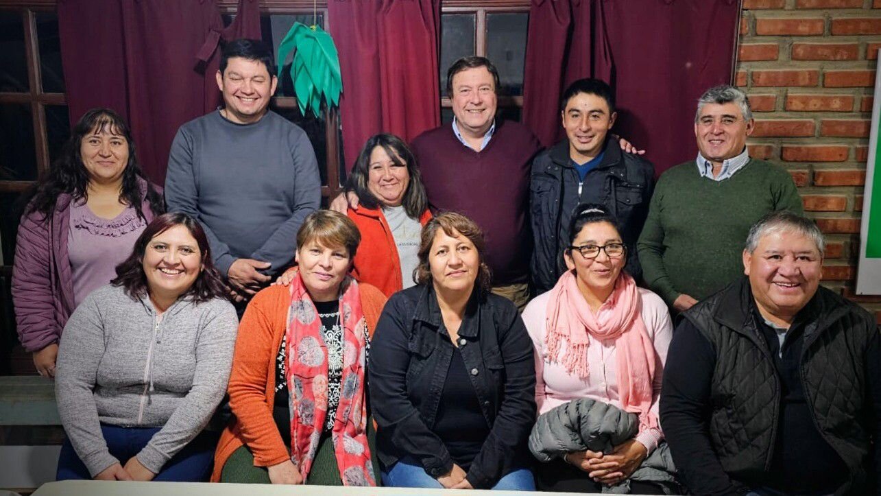 Weretilneck se reunió con intendentes y comisionados electos en la Línea Sur