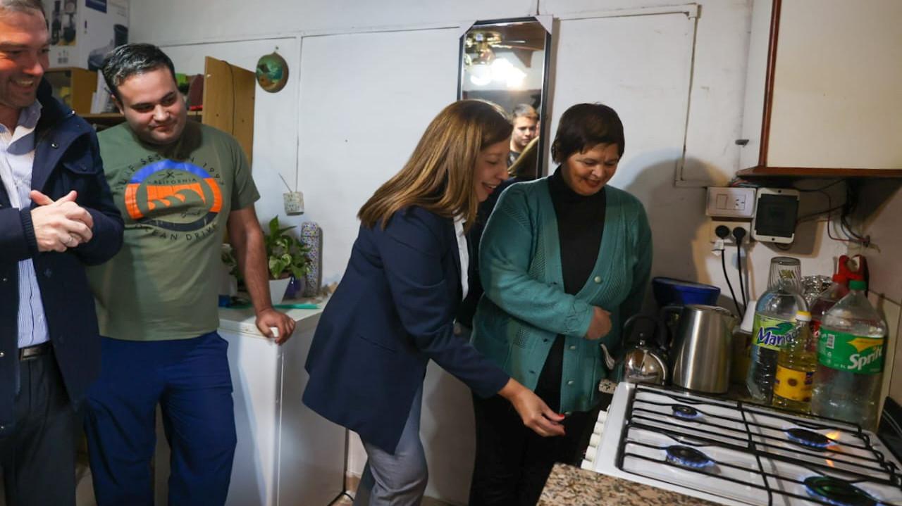 Carreras inauguró obras de gas en Fernández Oro
