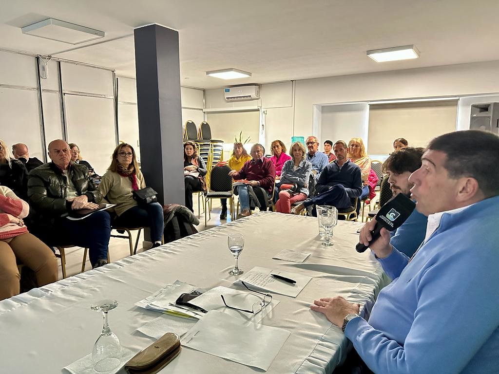 Di Tella se Reunió con Vecinas y Vecinos para Explicar el Proyecto Procrear II