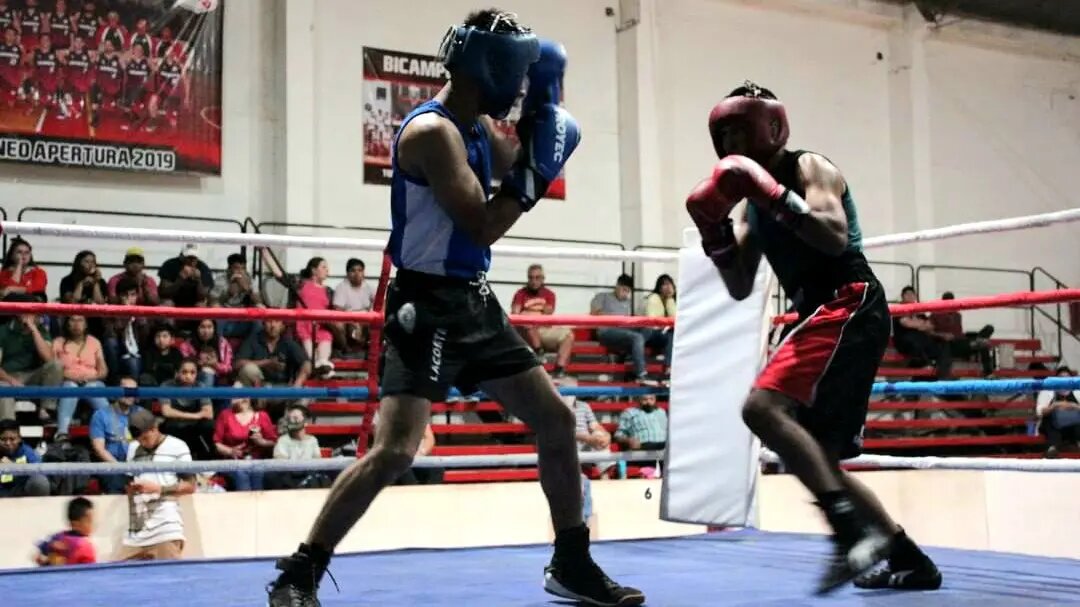 Río Negro impulsa una clínica de boxeo en Viedma de la mano de un ex campeón sudamericano