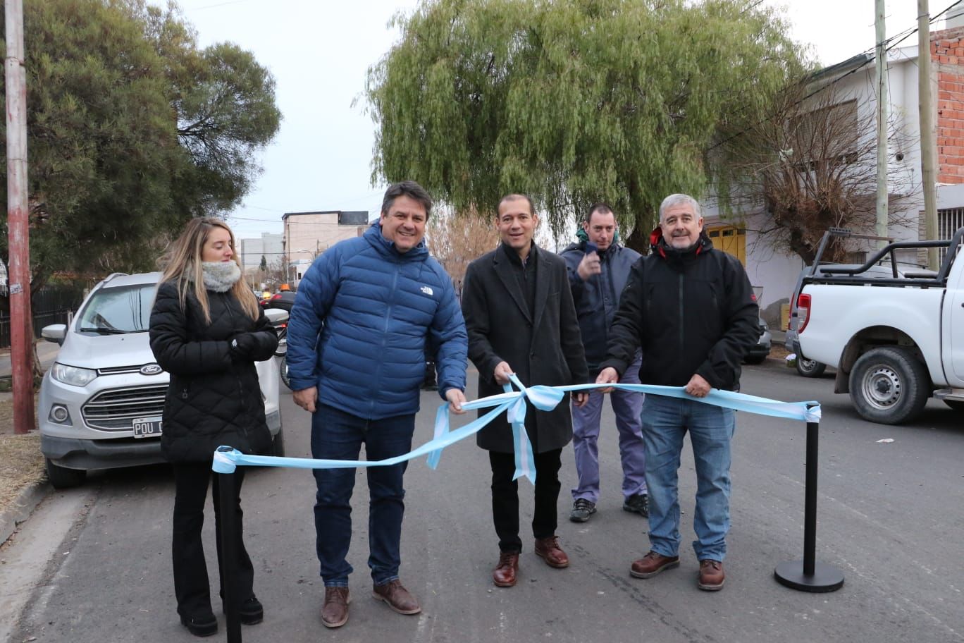 Gaido y Gutiérrez inauguraron la obra de repavimentación de la calle Juan B. Justo 