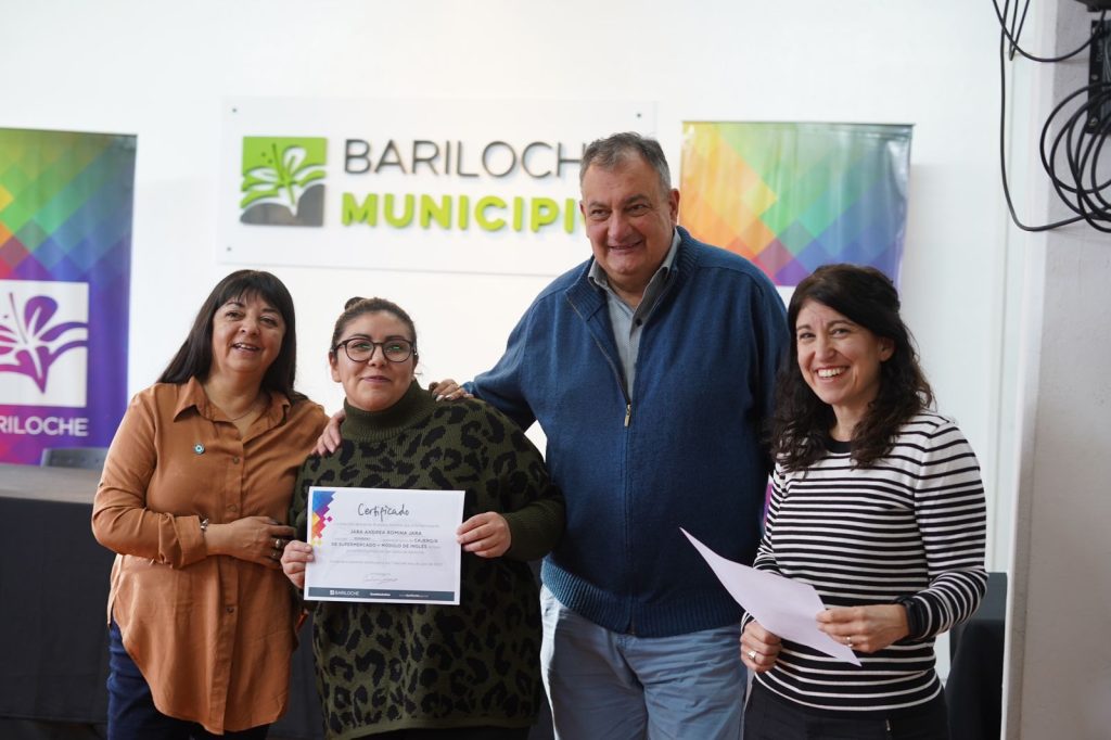 Se entregaron los certificados de los cursos del primer semestre de los Cursos Municipales de Formación Profesional