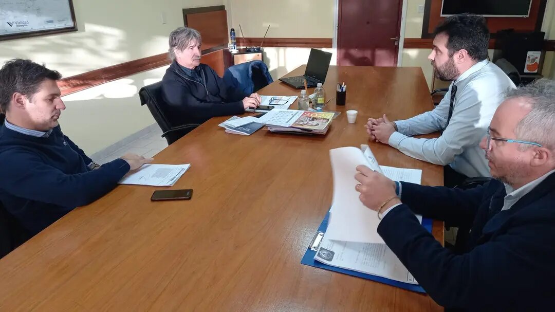 Trabajo se reunió con referentes de la empresa de transporte “Las Grutas”