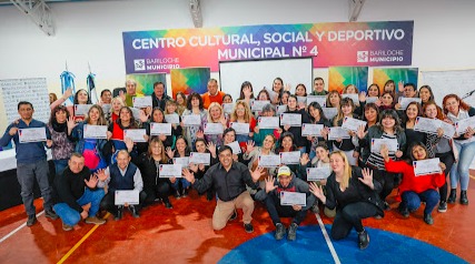 Finalizó el segundo curso municipal de lengua de señas argentinas. La jornada fue un festejo con cerca de 70 egresados
