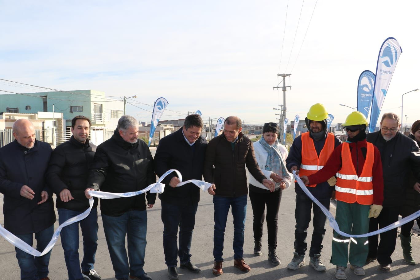 Gaido inauguró en compañía del gobernador una importante obra de pavimentación en Terrazas del Neuquén y anunció que se asfaltarán todas las calles del barrio  
