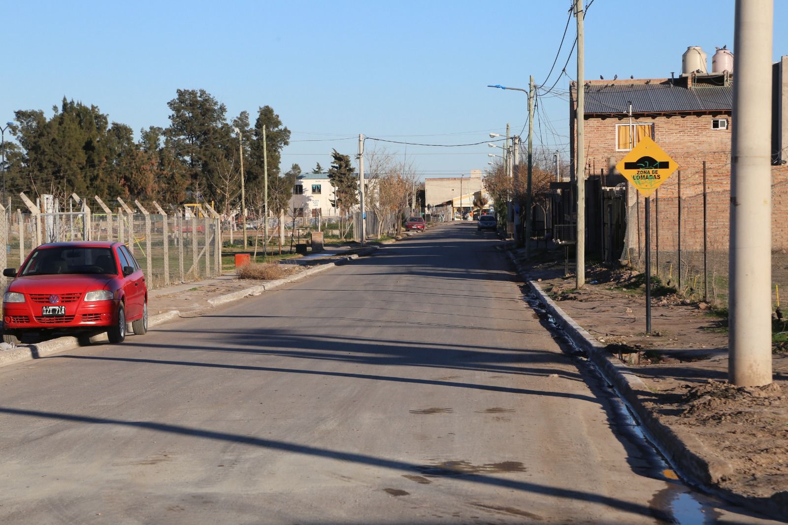 Se consolidan otras 15 cuadras de asfalto en el barrio Huiliches 