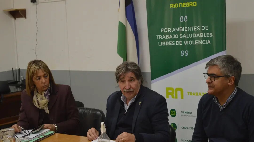 Trabajo encabezó un nuevo encuentro de la mesa tripartita