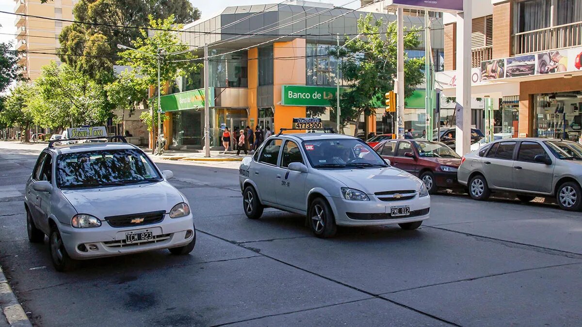 Taxistas Piden Aumento del 45% en Cipolletti