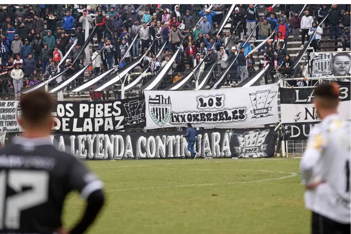 Suspendieron el partido de Cipo por incidentes entre hinchas y policías
