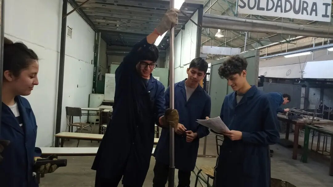 Estudiantes de la Escuela Técnica N° 1 de Roca participan del desafío “Banco Patagonia”