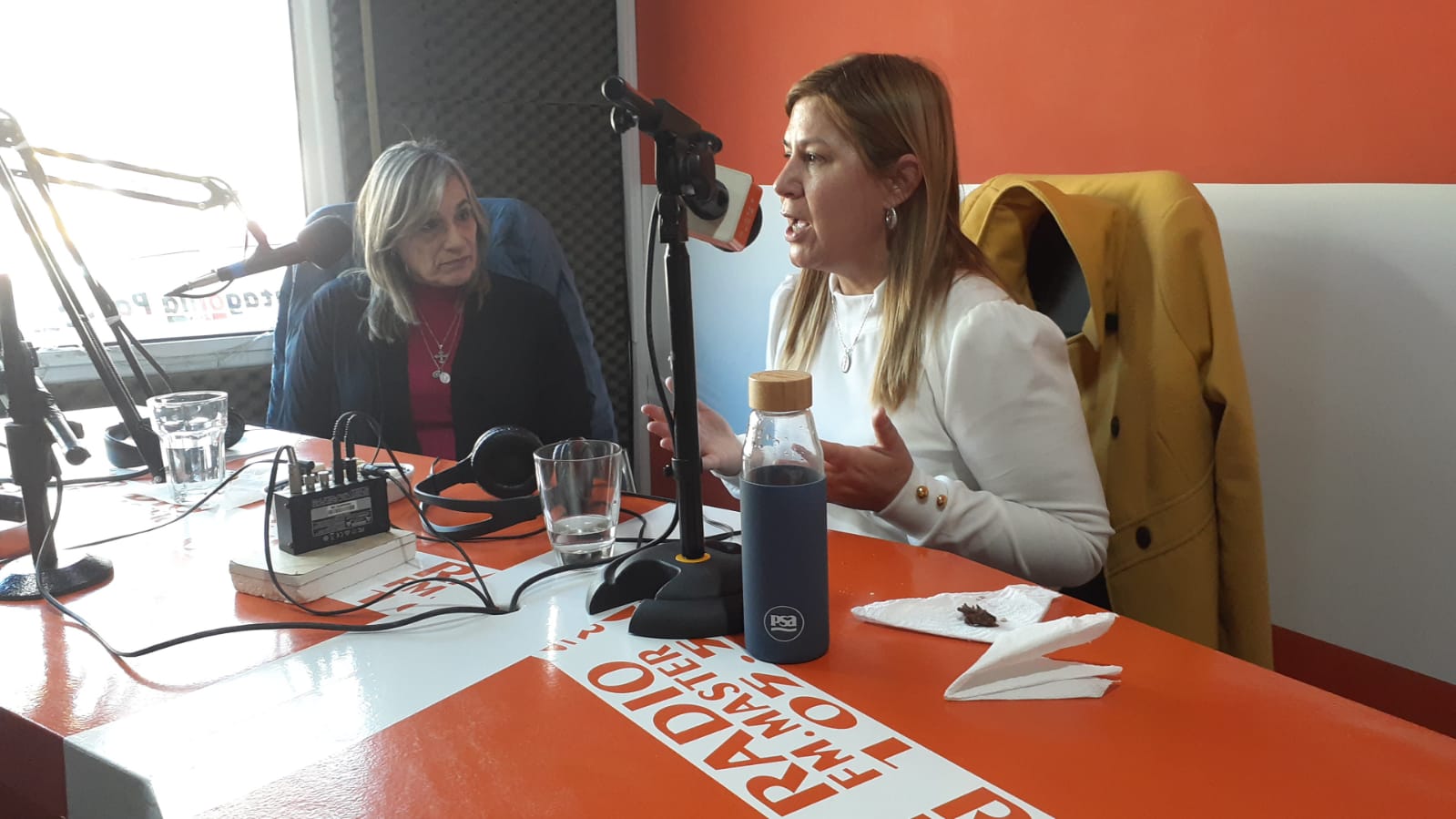 Charla de mujeres en FM Master
