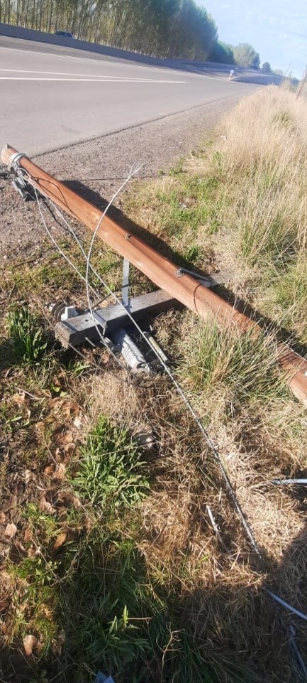 Enorme peligro: tiraron al piso una línea eléctrica entera para robarse el transformador