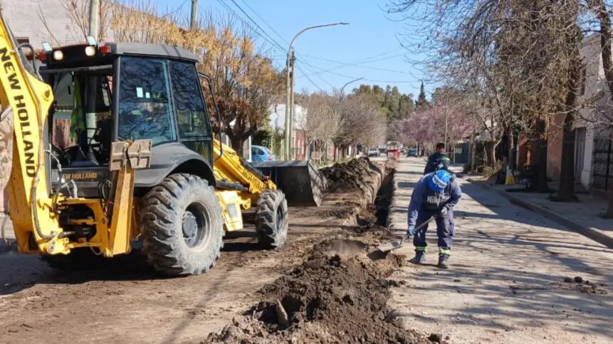 Cinco Saltos: finalizó obra cloacal de calle Laprida entre Cordero y Güemes