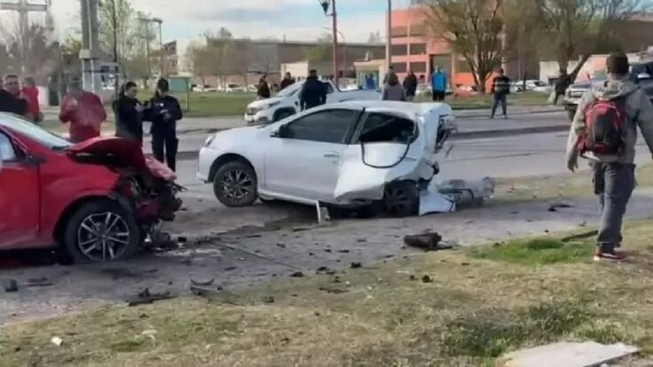 Sufrió una descompensación y chocó a otro auto: dos heridos