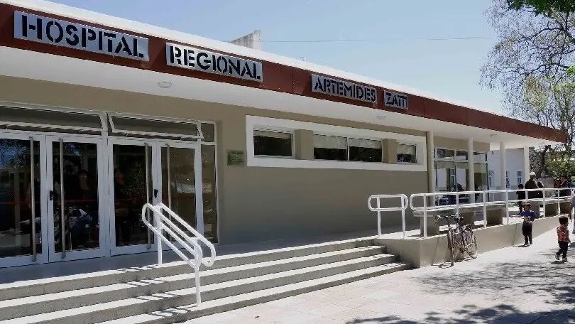 Salud designó una nueva empresa para reparar el techo del Hospital Zatti