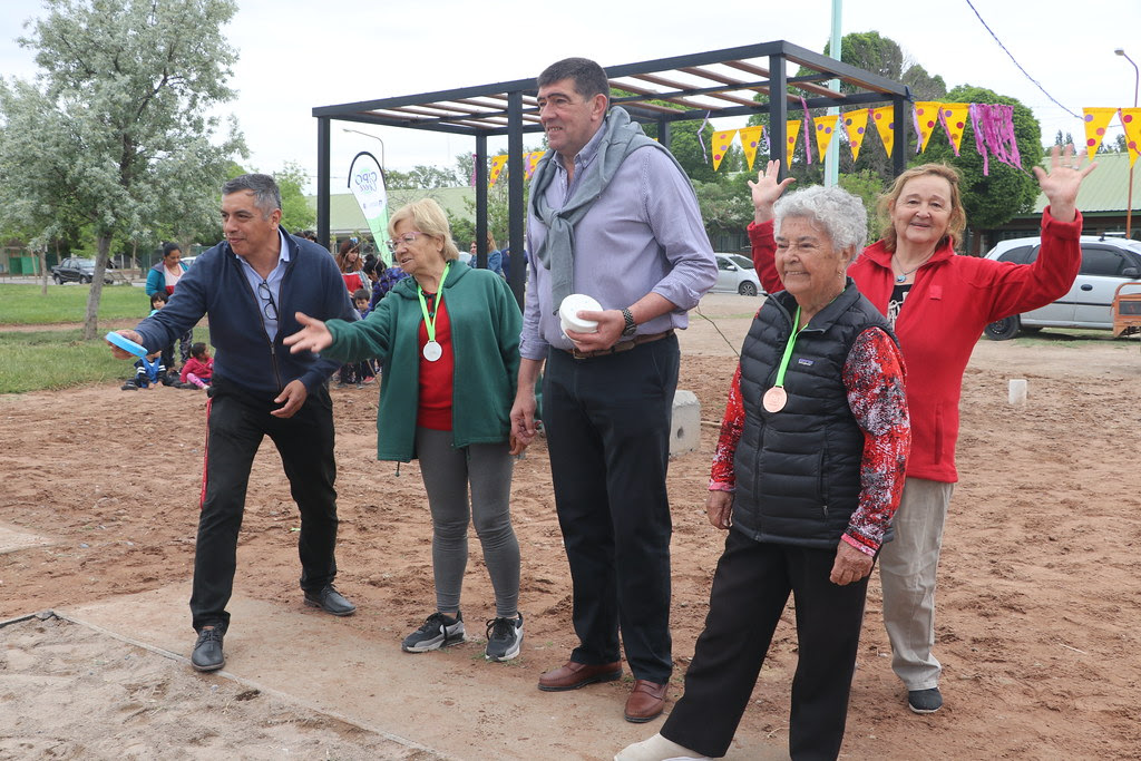 SE INAUGURÓ EN CIPOLLETTI EL PRIMER ESPACIO DE ENCUENTRO RECREATIVO Y ACTIVIDAD FÍSICA PARA PERSONAS MAYORES