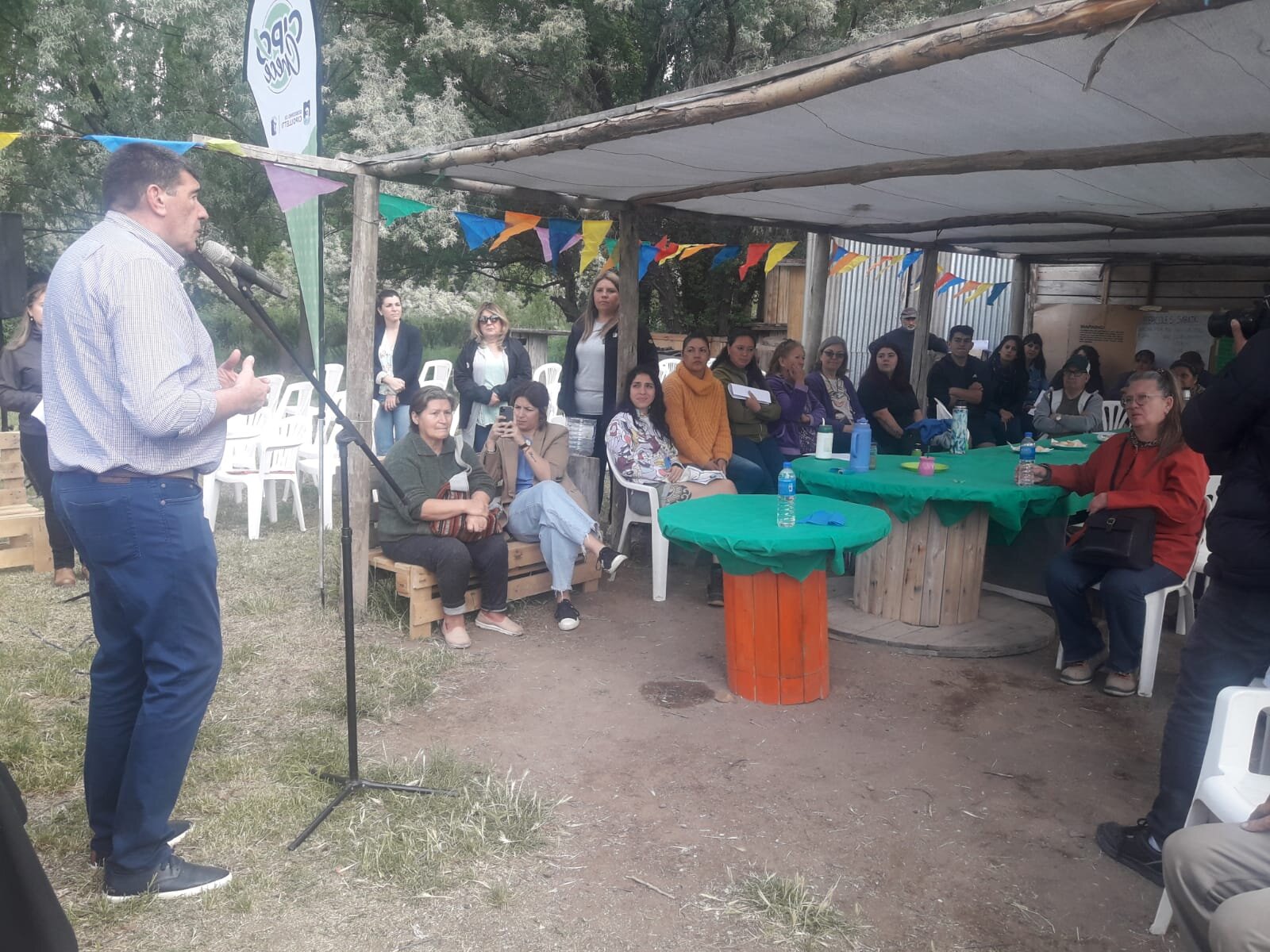 Firma de convenio con huerteros en La Falda
