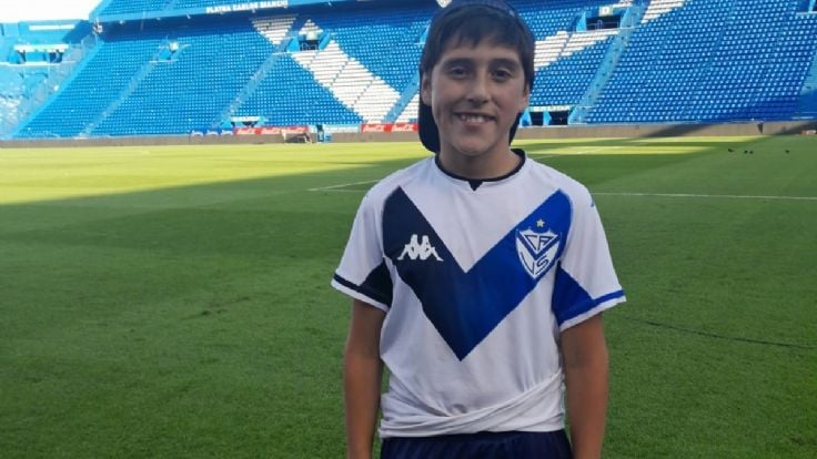 El pibe de Vélez que viajó desde Neuquén a ver al Fortín y recibió el regalo más soñado