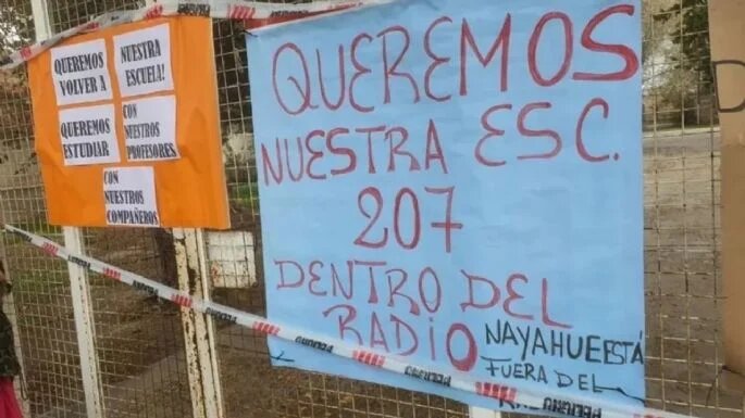 A 7 meses del incendio del galpón, piden la vuelta de la Escuela 207