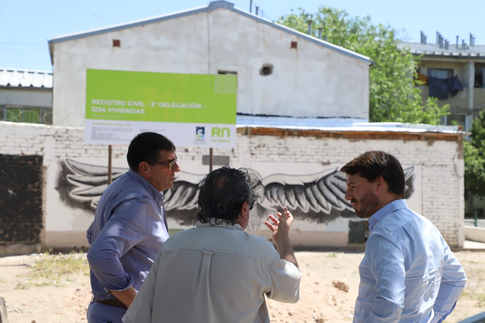 Buteler recorrió la obra de refacción del Registro Civil de Barrio 1200 viviendas