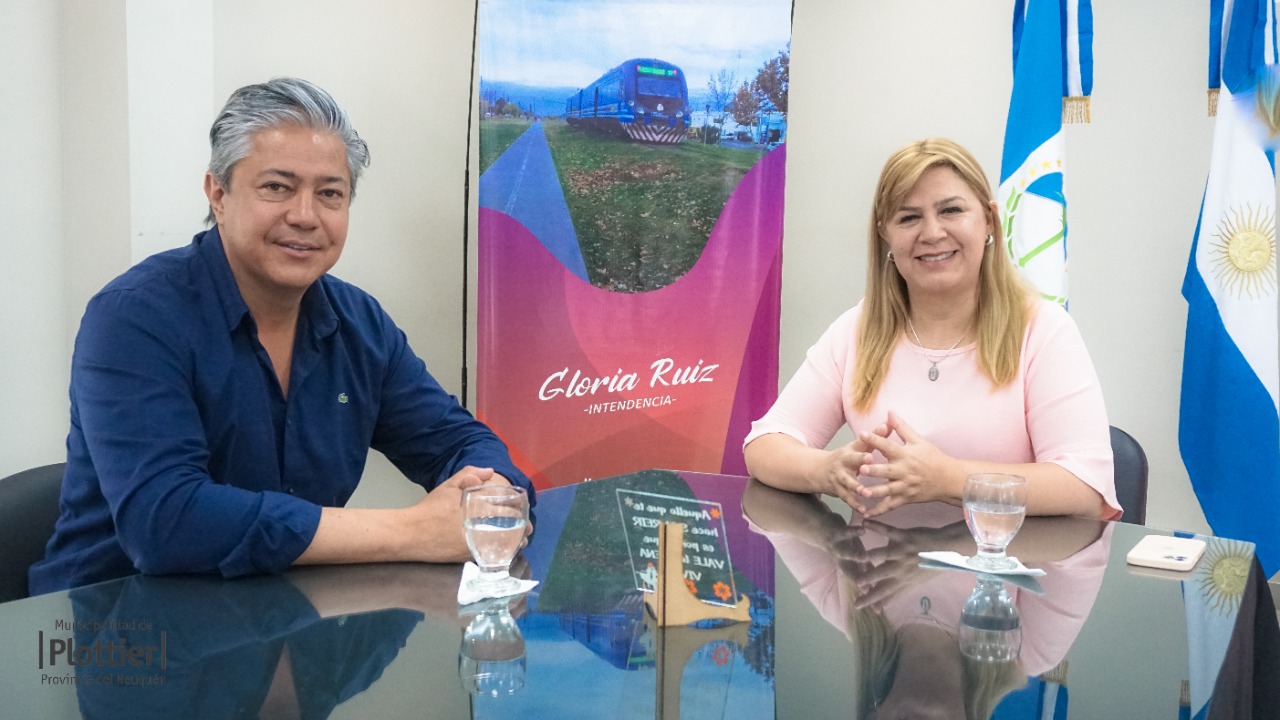Gloria Ruíz irá con Rolando Figueroa