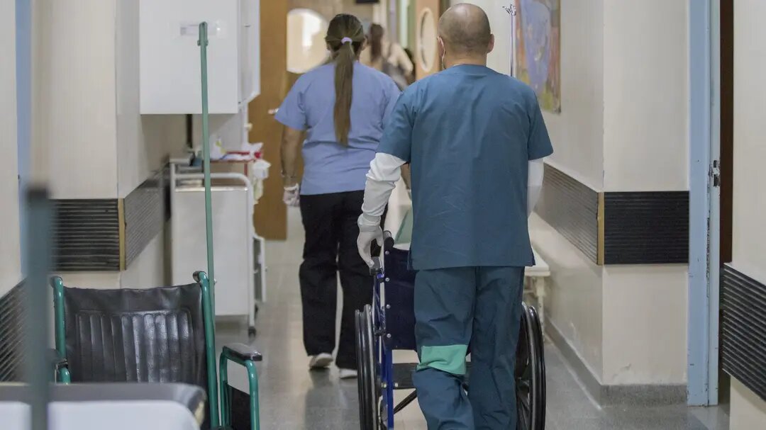 Senesi: “Trabajamos para que los hospitales vuelvan a la normalidad”