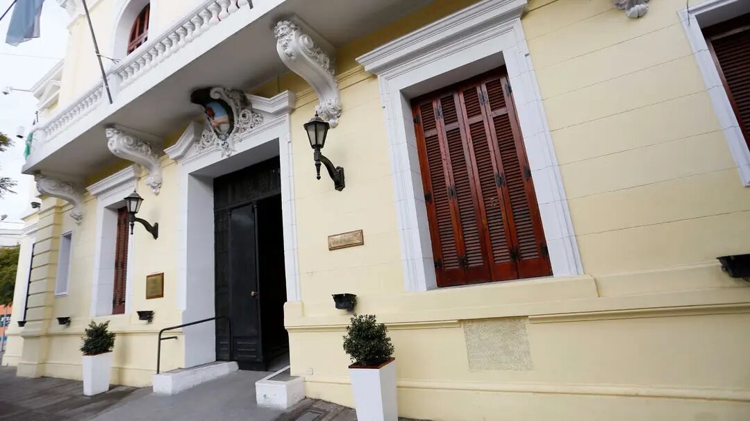 El Gobierno definió cuándo será el receso general del personal estatal