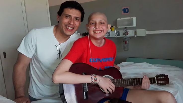 Hizo una colecta para su hijo con cáncer y se compró una casa